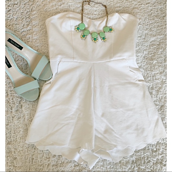 Spring/Summer time white romper 🌸☀️ - Picture 1 of 4